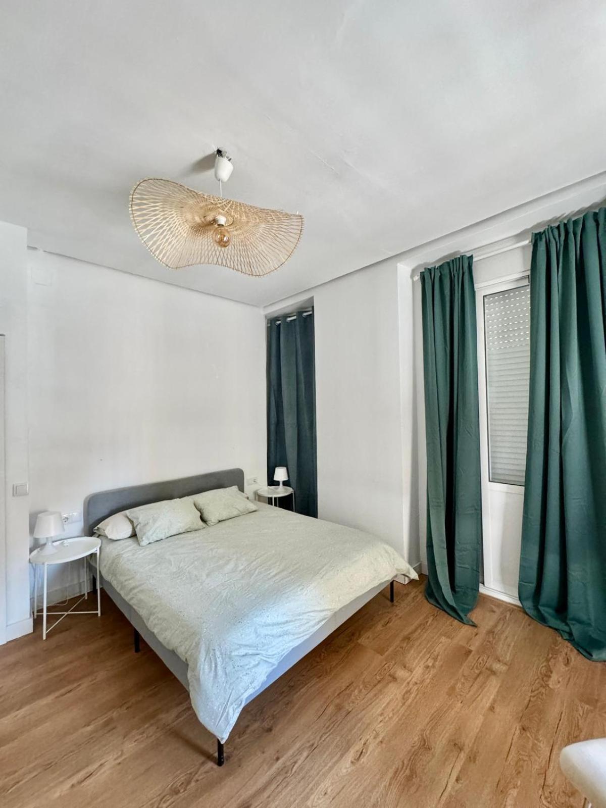 Vlc Center 4 Room Apartment Валенсия Экстерьер фото